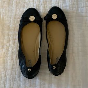 Michael Kors womens size 8.5 black patent toe flat
